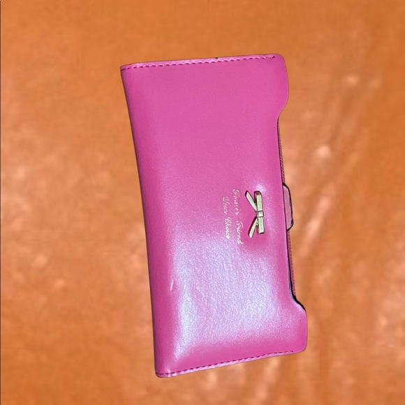 Pink leather wallet - Picture 1 of 3